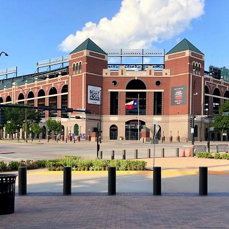 Family Friendly 2Bdrm-Walk To At&T/Cowboys Stadium Arlington Exteriör bild