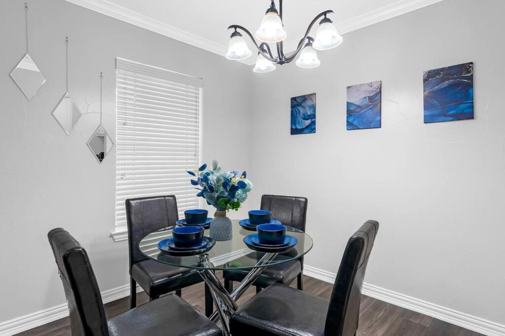 Family Friendly 2Bdrm-Walk To At&T/Cowboys Stadium Arlington Exteriör bild