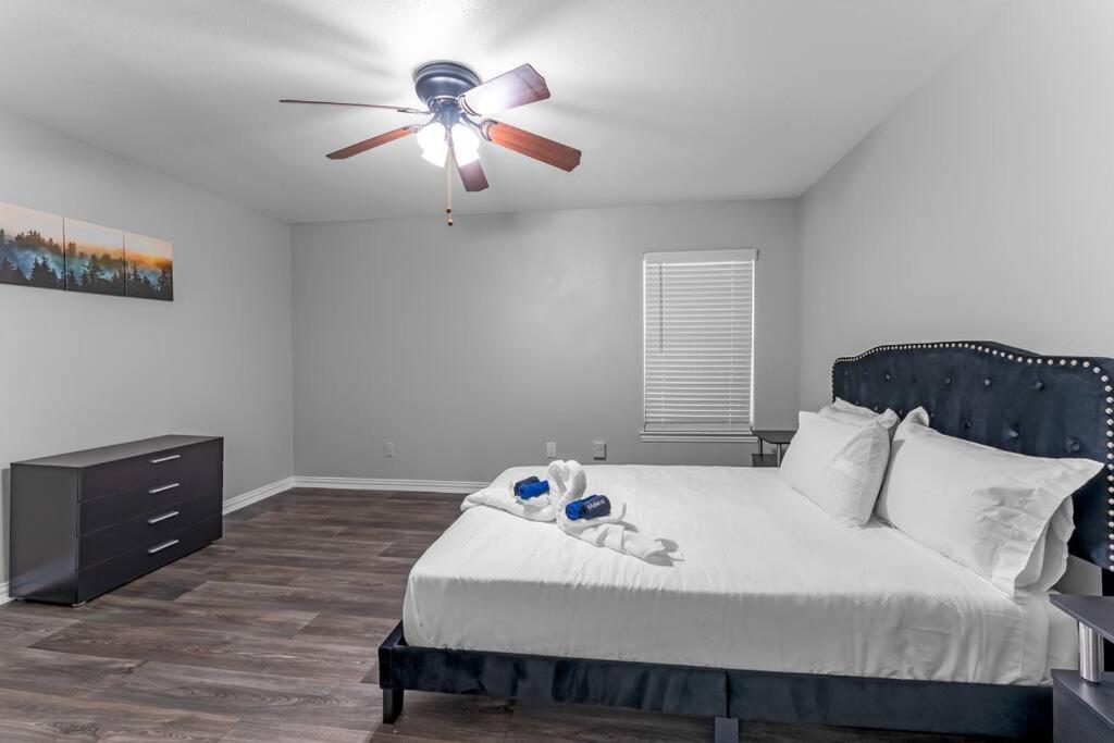 Family Friendly 2Bdrm-Walk To At&T/Cowboys Stadium Arlington Exteriör bild