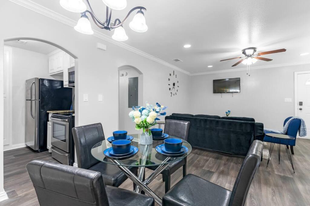 Family Friendly 2Bdrm-Walk To At&T/Cowboys Stadium Arlington Exteriör bild