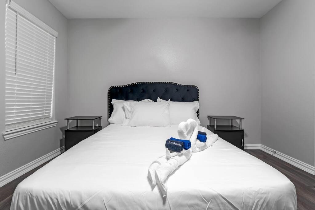 Family Friendly 2Bdrm-Walk To At&T/Cowboys Stadium Arlington Exteriör bild