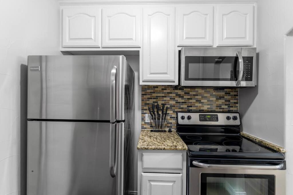Family Friendly 2Bdrm-Walk To At&T/Cowboys Stadium Arlington Exteriör bild