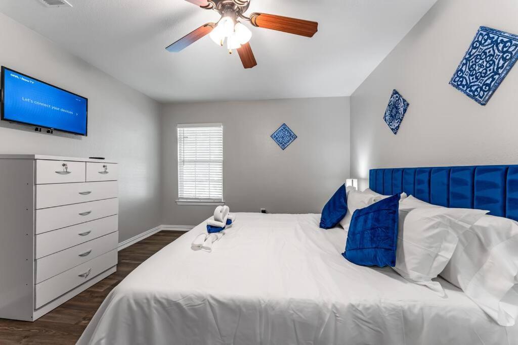 Family Friendly 2Bdrm-Walk To At&T/Cowboys Stadium Arlington Exteriör bild