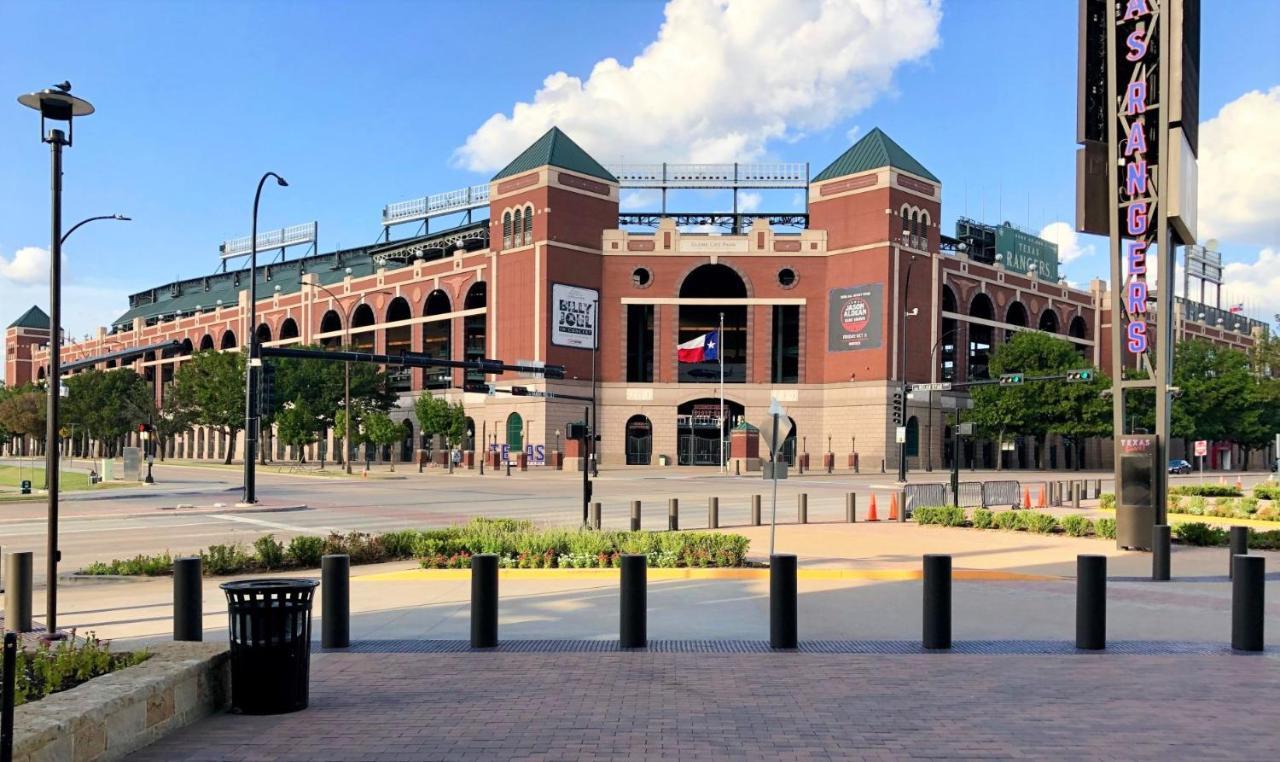 Family Friendly 2Bdrm-Walk To At&T/Cowboys Stadium Arlington Exteriör bild